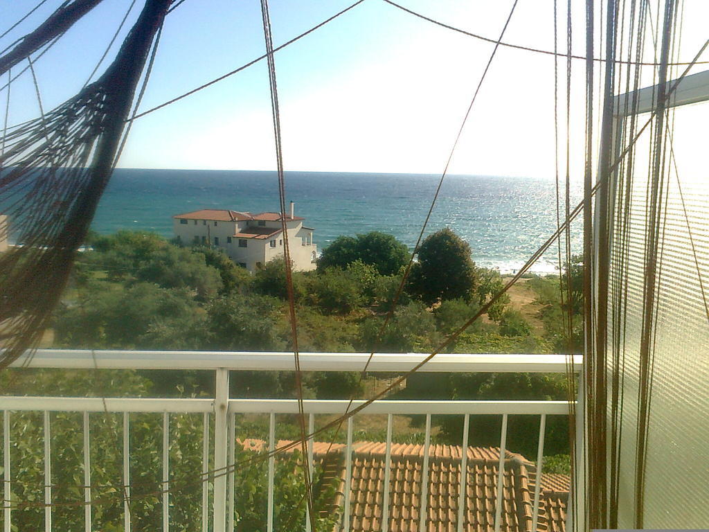 House Mantesos Apartment Koinyra Exterior photo