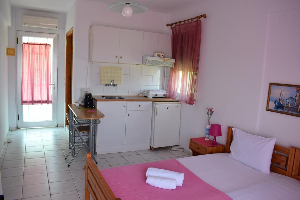 House Mantesos Apartment Koinyra Exterior photo