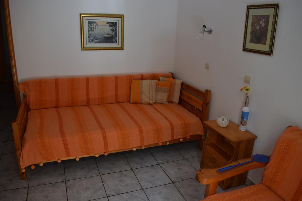 House Mantesos Apartment Koinyra Exterior photo